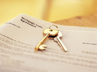 Promises of Assistance Add To Foreclosure Woes 